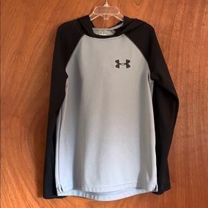 Boys M Under Armor long sleeve